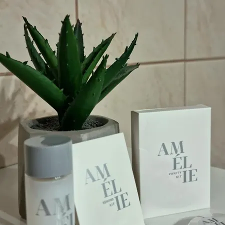 Amelie *